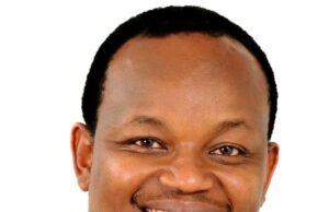 “Weuh, Sasa Hii Ndio Crowd” Former Nyeri MP Ngunjiri Wambugu reacts after Edwin Sifuna draws massive Kitengela crowd