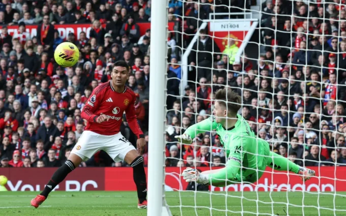 Man United climb to third in Premier League with come-from-behind win over Palace Man United climb to third in Premier League
