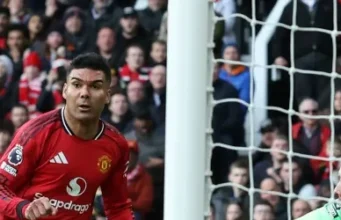 Man United climb to third in Premier League with come-from-behind win over Palace Man United climb to third in Premier League