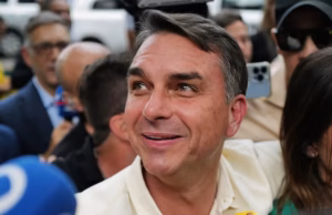 Flavio Bolsonaro, Lula headed to runoff in Brazil election Flavio Bolsonaro, Lula headed to runoff in Brazil election