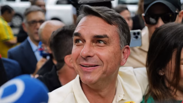 Flavio Bolsonaro, Lula headed to runoff in Brazil election Flavio Bolsonaro, Lula headed to runoff in Brazil election
