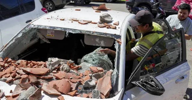 Panama hit by 7.6 earthquake as tsunami threats issued Panama hit by 7.6 earthquake as tsunami threats issued